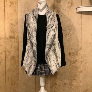 Queen Frost Fausta Faux Fur Vest